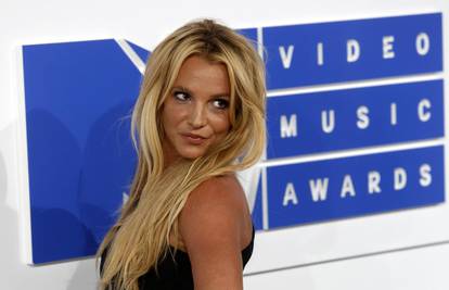 Britney Spears je premijeru otkazala večeru zbog fanova