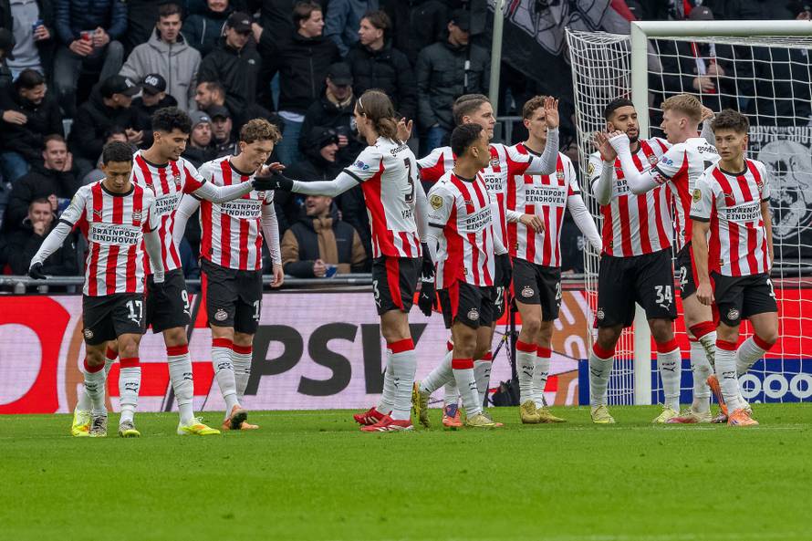 PSVC Eindhoven vs. FC Volendam, Fussball, Eredivisie, 14. Spieltag, Saison 2025/2026, 30.11.2025