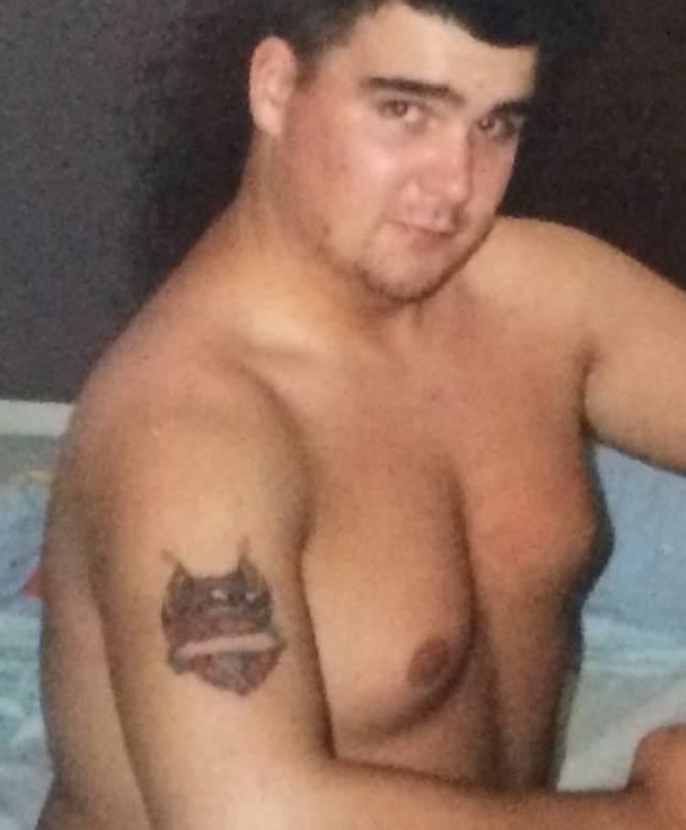 FOTO Više mu ne stane nijedna tetovaža! Uklonio je i bradavice. Evo kako je prije izgledao: Wow