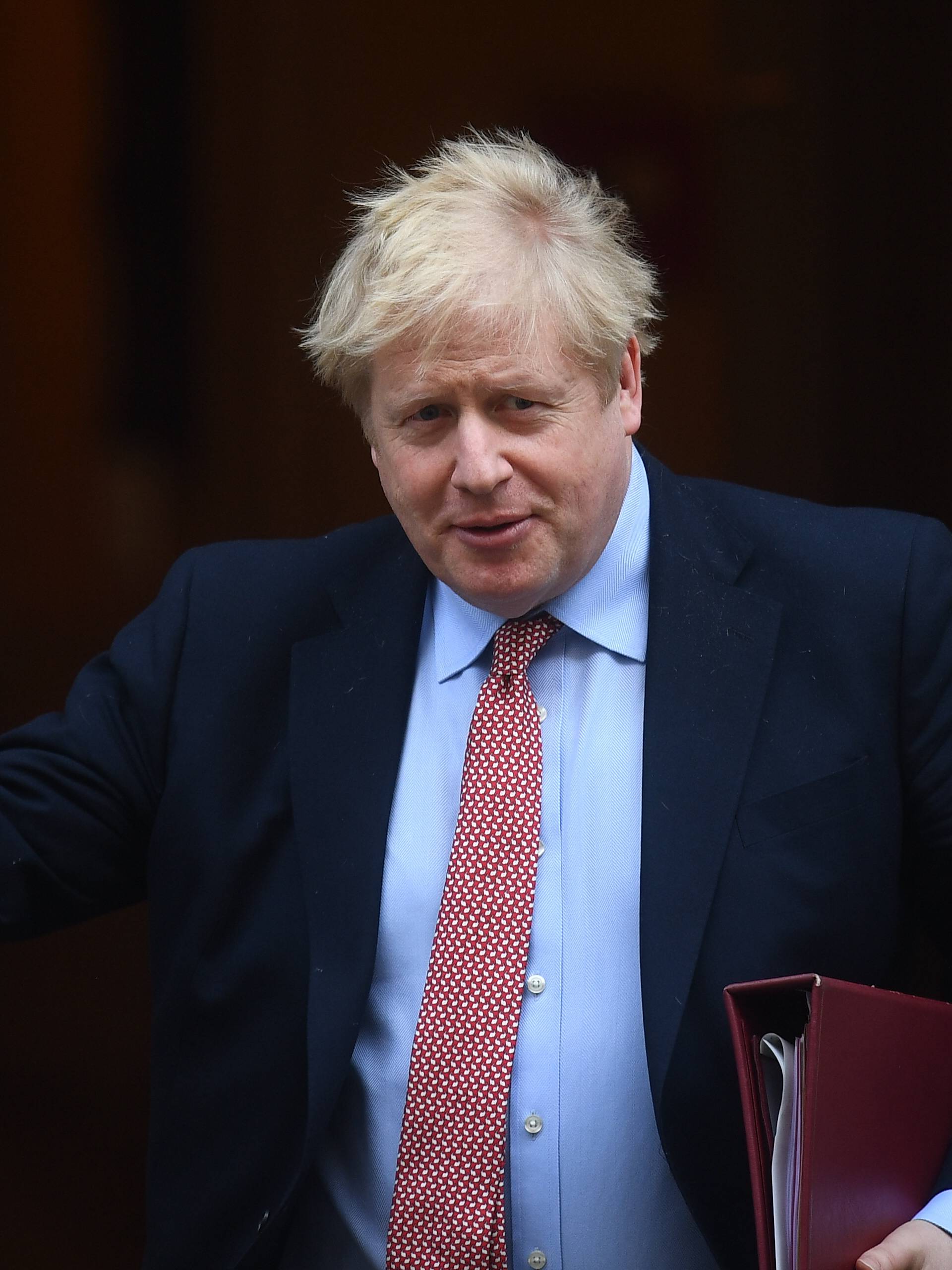 Britanski premijer Johnson negativan na test za koronu
