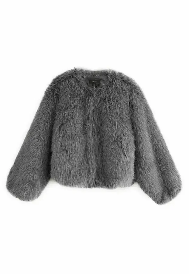 FOTO Chic bundice raznih nijansi - pufasta jakna kao hit sezone