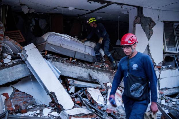 Aftermath of Colombia earthquake, in Cali