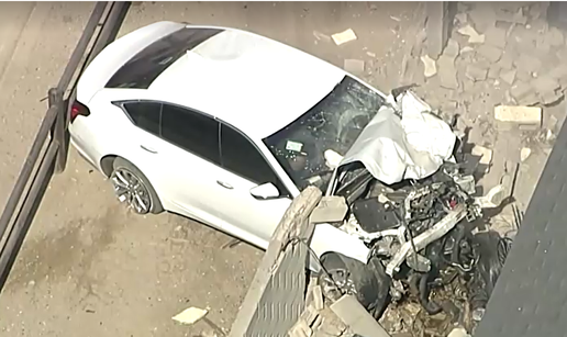 HOROR POTJERA U KALIFORNIJI Bje&zcaron;ao policiji pa se zabio u zid