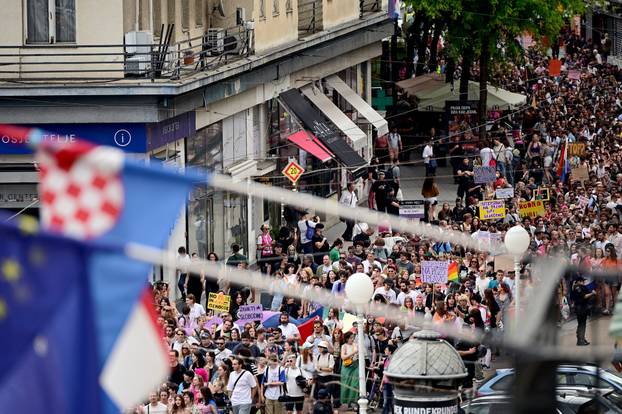 Zagreb: 25. Povorka ponosa LGBTIQ zajednice "Korak po korak, iskorak!"