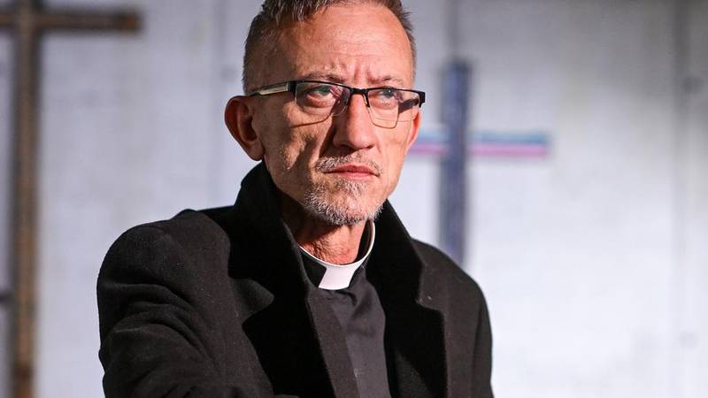 Tko je svećenik Željko Lovrić koji gostuje u Nedjeljom u 2 kod Aleksandra Stankovića?