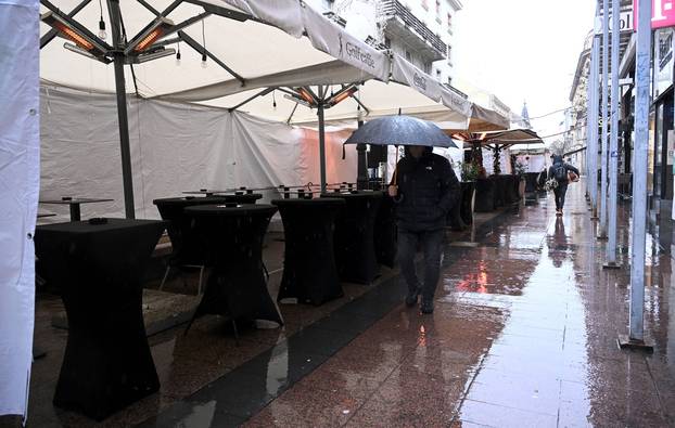 Zagreb: Pripreme ugostitelja u centru grada povodom Badnjaka