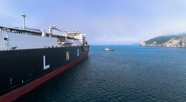 Lng-tanker,Is,Anchored,In,The,Road.