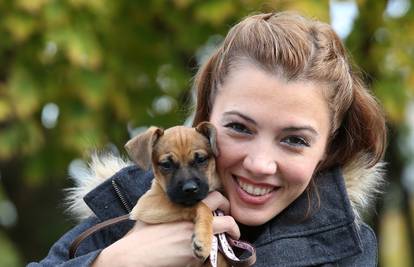 Glumica Ana Majhenić je iz skloništa uzela kujicu i štene