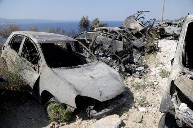 Omiš: Veliki broj izgorenih automobila u požaru