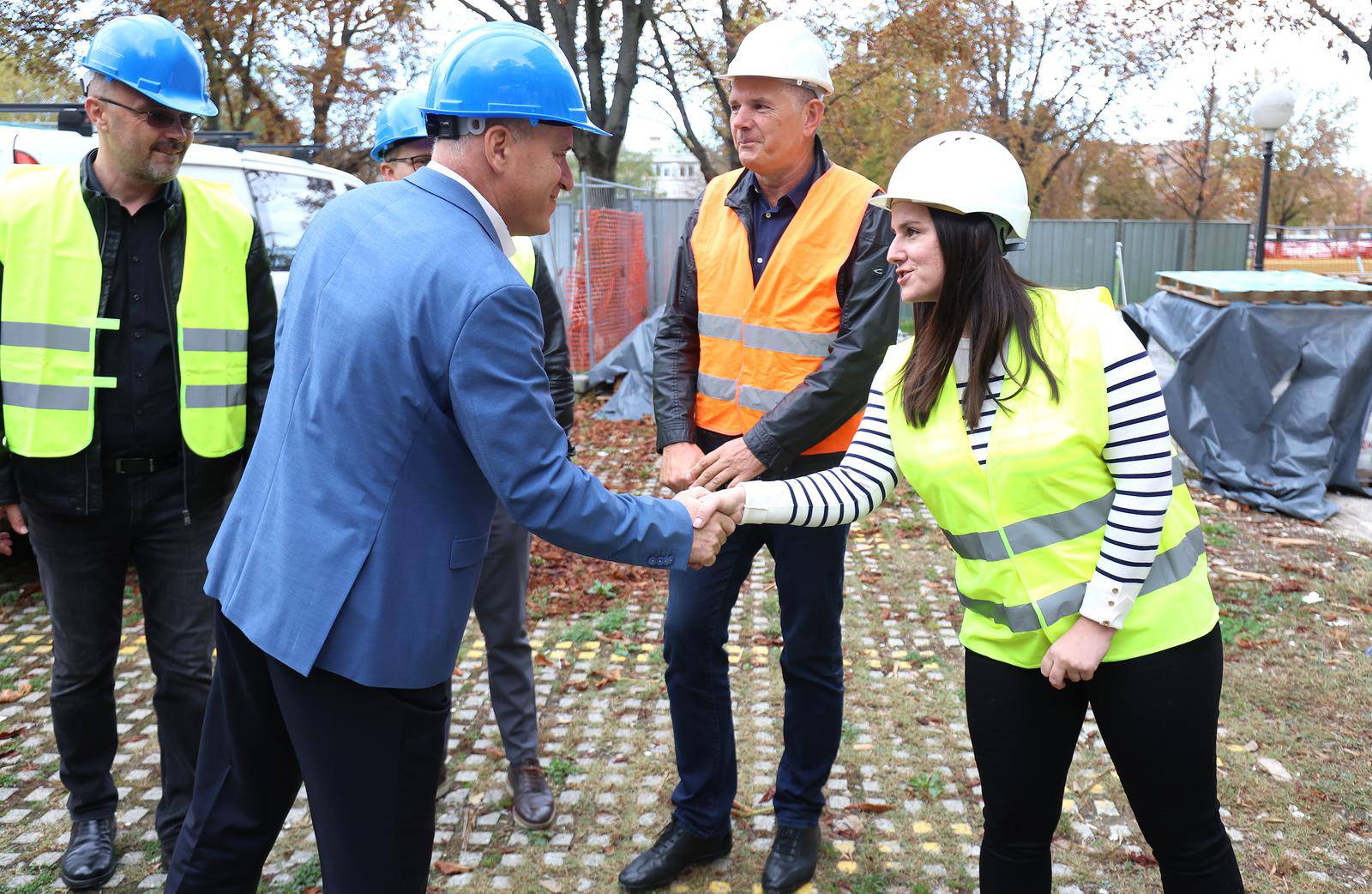 Ministar Branko Bačić obišao je gradilišta obnove od potresa na području Grada Zagreba 