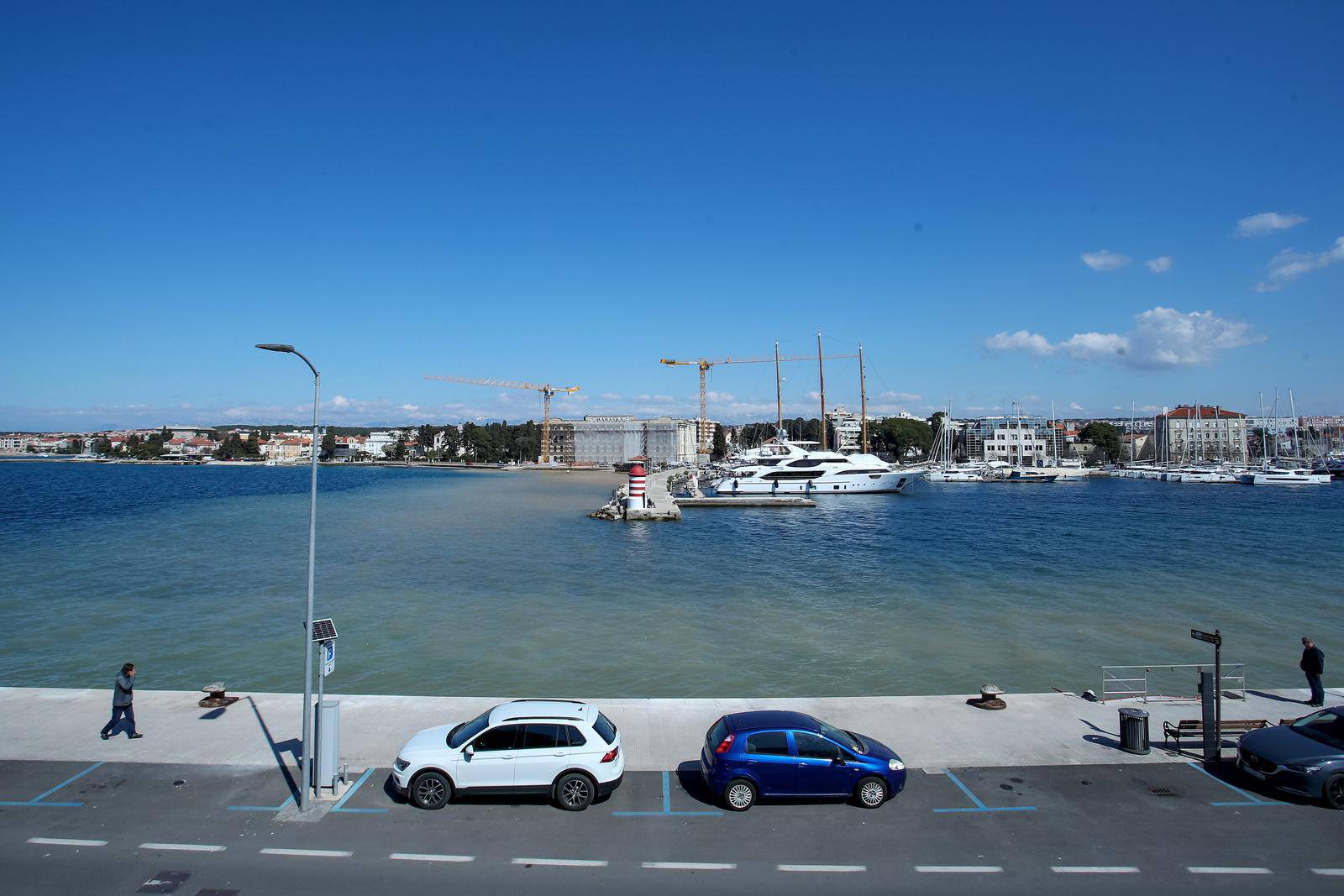 Zadar: Zbog izgradnje hotela zamućeno je more, građani su zabrinuti