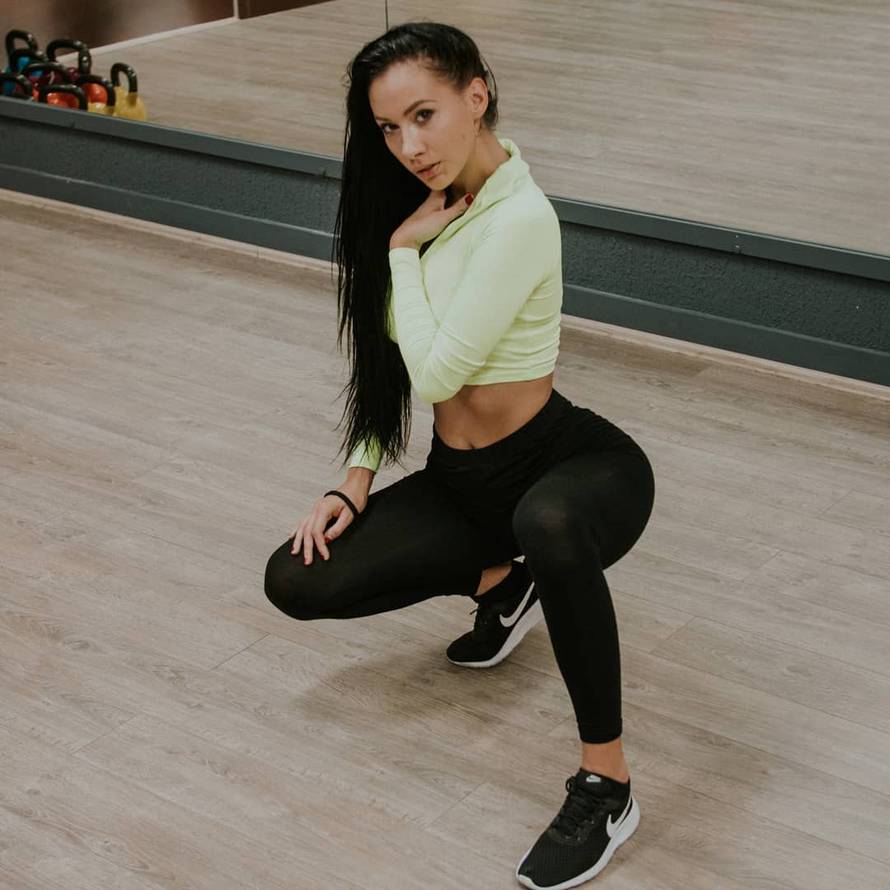 Twerkerica iz 'Supertalenta' je pozirala u grudnjaku na krevetu