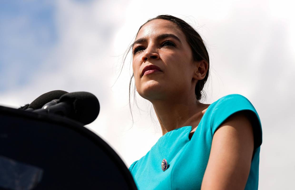 Političarka Alexandria Ocasio-Cortez ikona je poslovnog stila