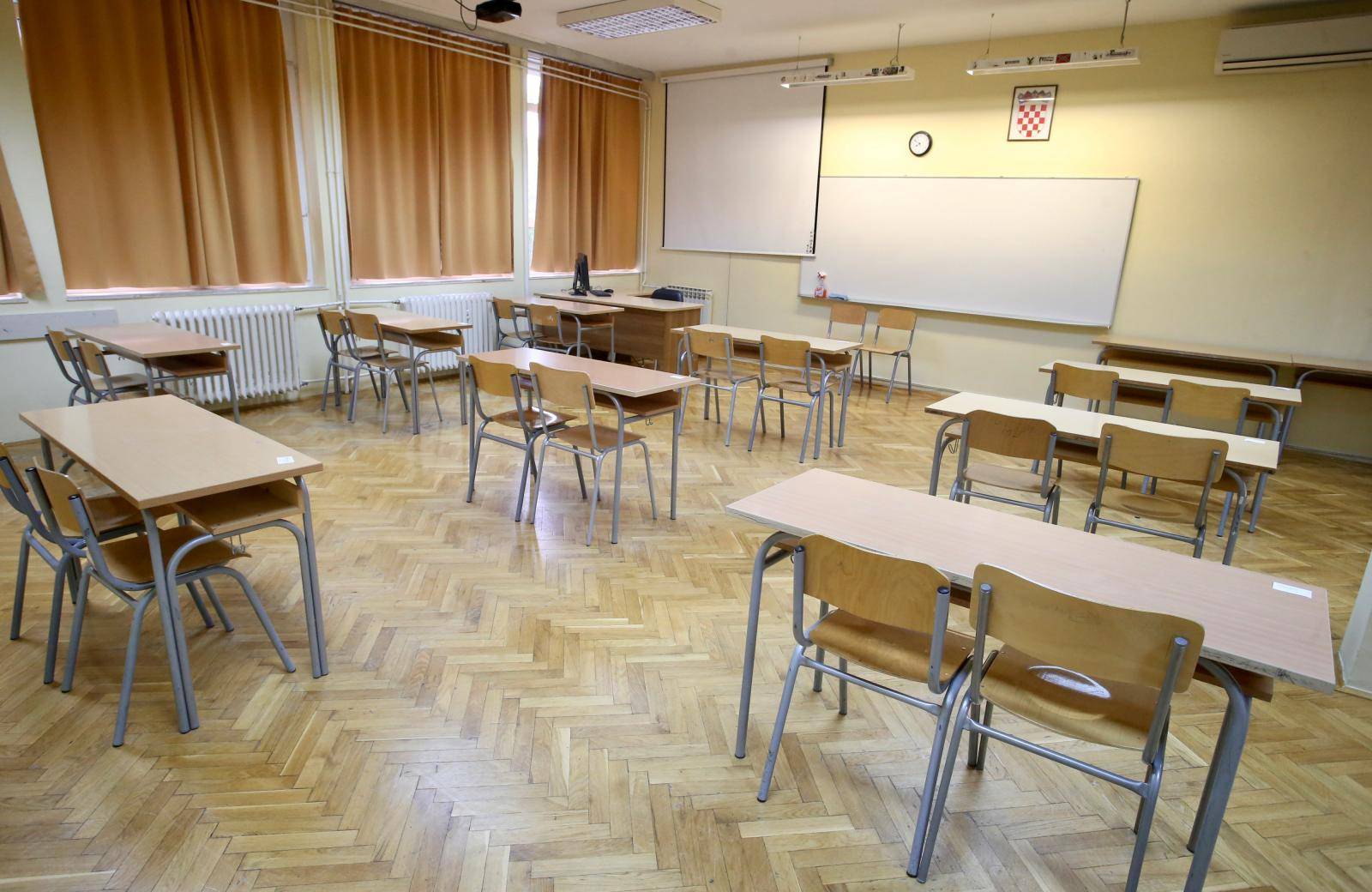 Sve je spremna za polaganje državne mature u Ekonomskoj i upravnoj školi Split