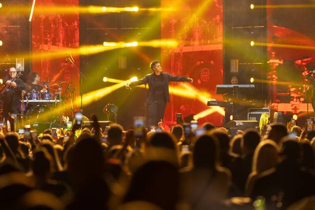 Osijek: Koncert Marije Šerifović u ispunjenoj dvorani Gradski vrt