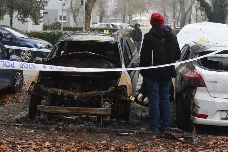 Zagreb: U Folnegovićevom naselju izgorjelo nekoliko automobila