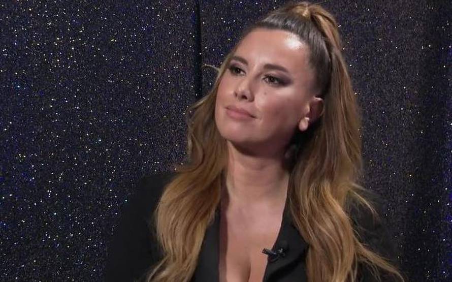 Celzijus pozirala u čipki, a donje rublje nije nosila: 'Žariš i pališ'