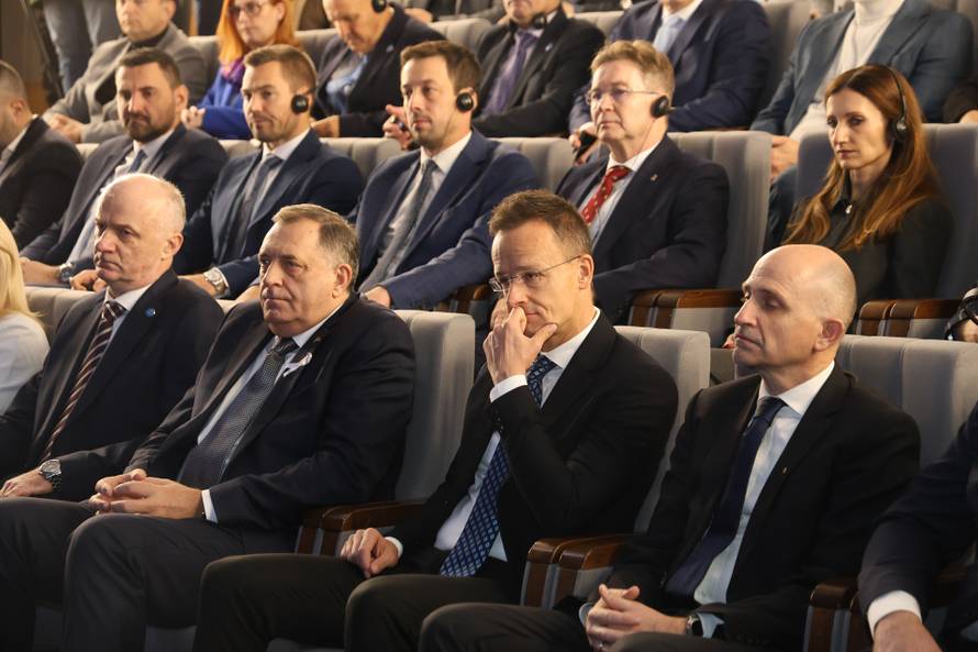 Banja Luka: Mađarski ministar vanjskih poslova Peter Szijjarto primio počasni doktorat Sveučilišta u Banja Luki