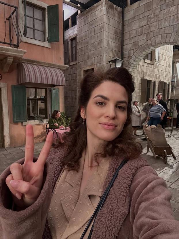 Teodora provela fanove kroz tajne kulise snimanja 'Divljih pčela': Ovako izgleda snimanje