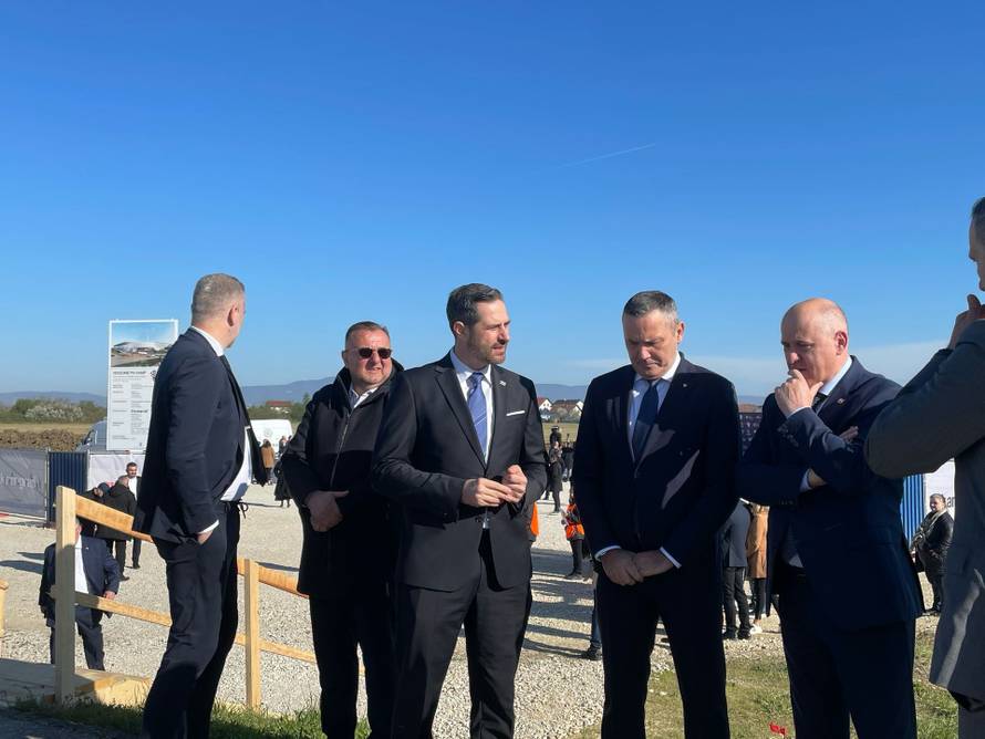 VIDEO Krenula gradnja kampa hrvatske reprezentacije! Plenković: Sportska smo Vlada
