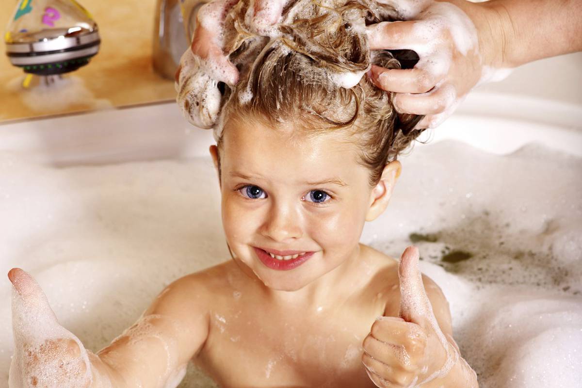 Как часто мыть волосы ребенку 2 года