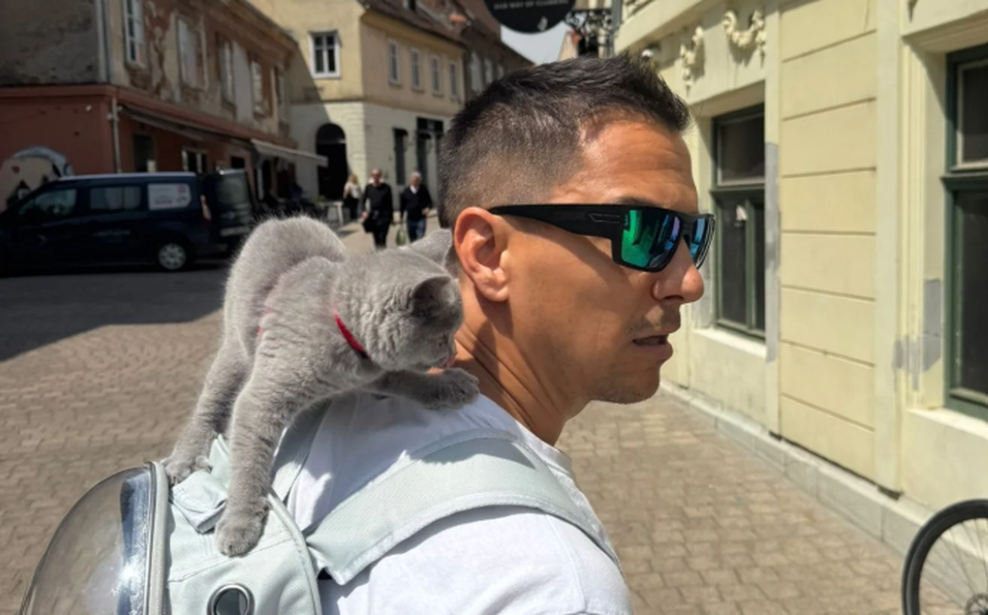 Mario Valentić šokirao je svoje fanove: Pozirao je potpuno gol!