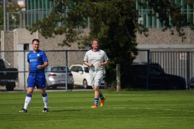 FOTO Legende Dinama ponovno u kopačkama: Boban, Zajec, Marić... zaigrali na izborni dan!