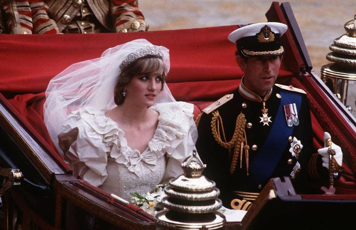 Nakon 40 godina na aukciji će se naći komad vjenčane torte sa svadbe Diane i princa Charlesa