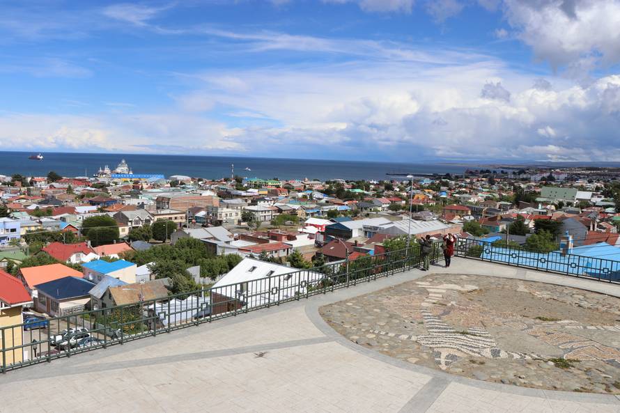 Vjetar nemilice dere, psi šeću i centrom, a napojnicu traže svi