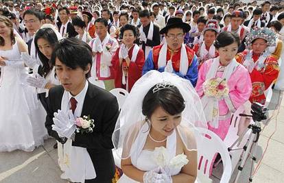 Na masovnom vjenčanju se obvezalo 20 tisuća parova