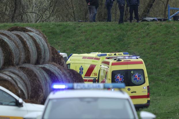 Babina Greda: Traje velika akcija spašavanja, Više ljudi završilo u Savi