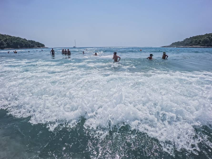 Lumbarda: Pjesčana plaža Pržina na južnoj strani Korčule 
