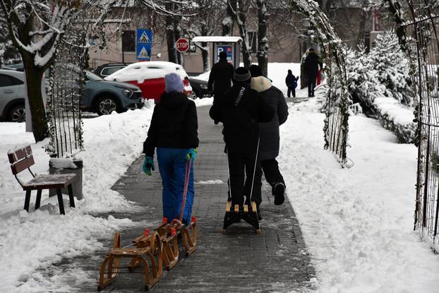 Prava zimska idila na ulicama Slavonskog Broda