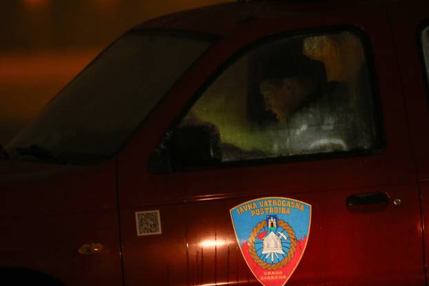 Zagreb: Zbog loših vremenskih uvjeta obustavljena potraga u rijeci Savi