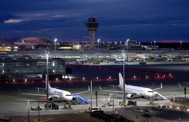 Climate activists paralyze Munich airport