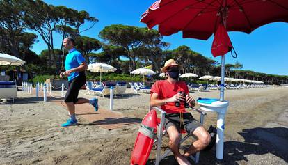 Ljudi se polako vraćaju na plažu u mjestu Punta Ala u Italiji: 'Oh, zaboravih koliko je ovdje lijepo'