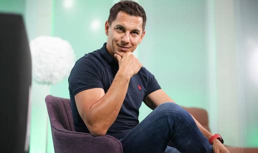 Mario Valentić šokirao je svoje fanove: Pozirao je potpuno gol!