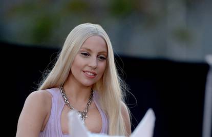 Drveni je postao pravi: Lady GaGa dobila konja na poklon