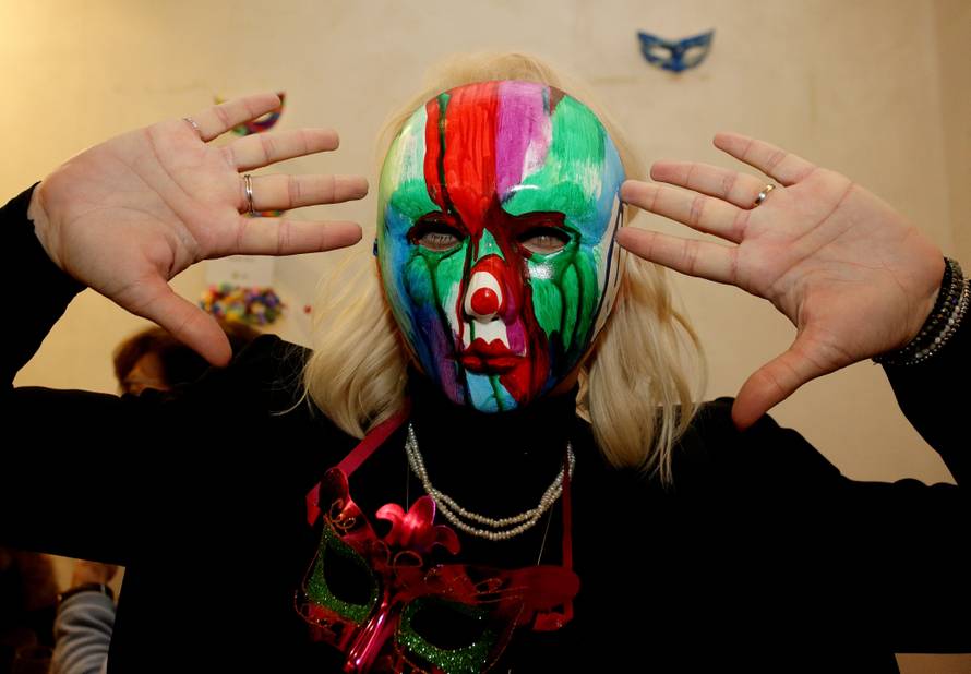 Poznati radili maske i skupljali novac za  "Školu u bolnici"