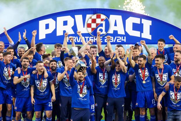 Ceremonija dodjele pehara Dinamu, osvajaču SuperSport Hrvatske nogometne lige