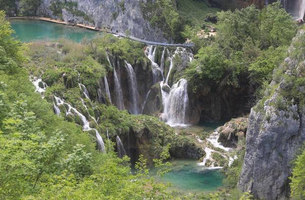 Turisti na Plitvicama