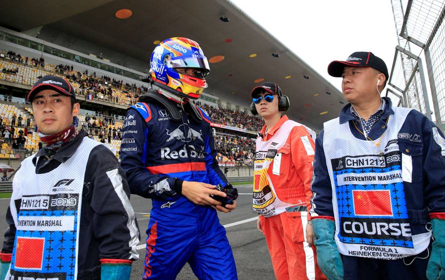 Malo lakiranja i bit će k'o nov! Zabio se u ogradu s 200 km/h