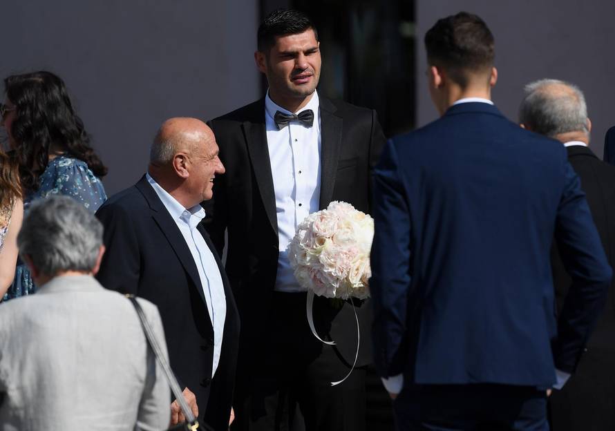 Vjenčanje boksača Filipa Hrgovića i Marinele Čaja u župi Svih svetih u Sesvetama