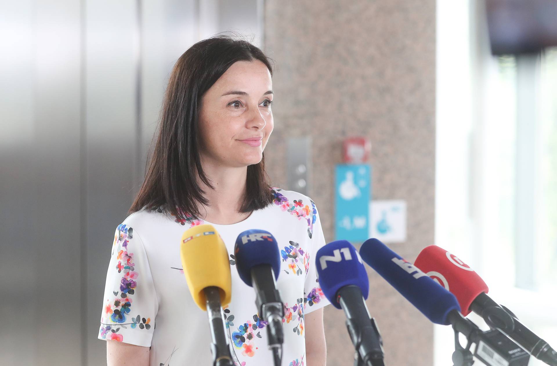 Uoči sastanka užeg kabineta Vlade RH  Marija Vučković dala izjavu za medije