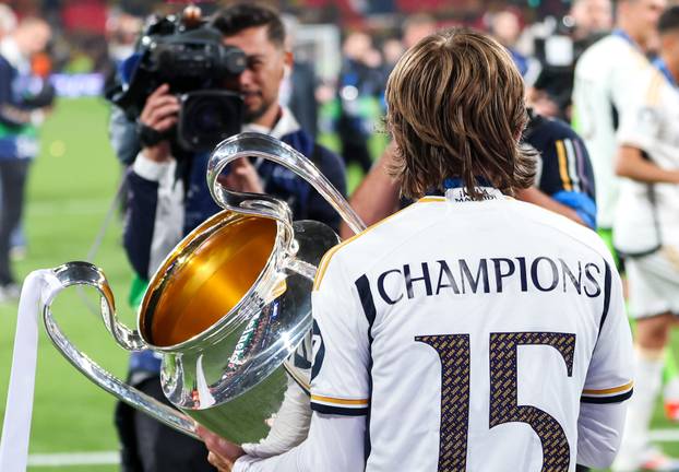 Modrić najtrofejniji Realov igrač u povijesti, 6. put dignuo pokal Lige prvaka 