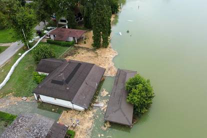 Đelekovec: Pogled iz zraka na posljedice poplave na  jezeru Šoderica 