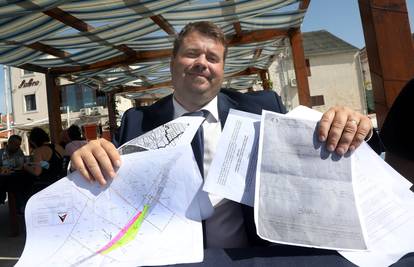 U bitku za fotelju Tonija Bordela na Murteru idu  znanstvenica, Konj, delfin i tajni igrač HDZ-a