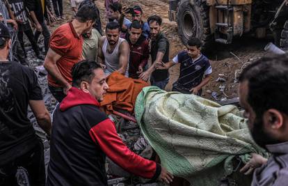 Treći konvoj kamiona s humanitarnom pomoći prošao Rafah i krenuo prema Gazi