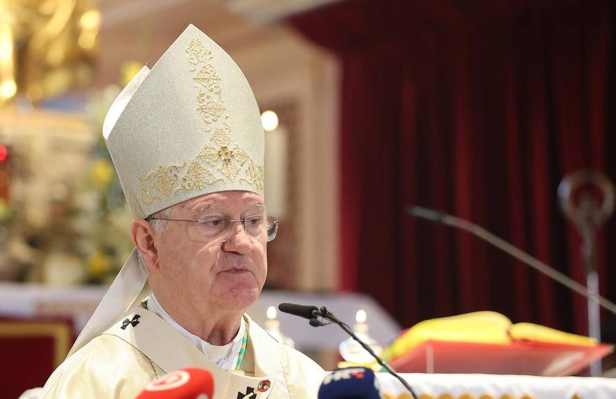 Split: Nedjelja Uskrsnuća Gospodinova - misu predvodi splitsko-makarski nadbiskup Zdenko Križić