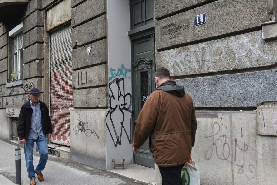 Izbo stanodavku (74) pa krvav tražio pomoć: Rezao ju po vratu i rukama, preminula je u bolnici